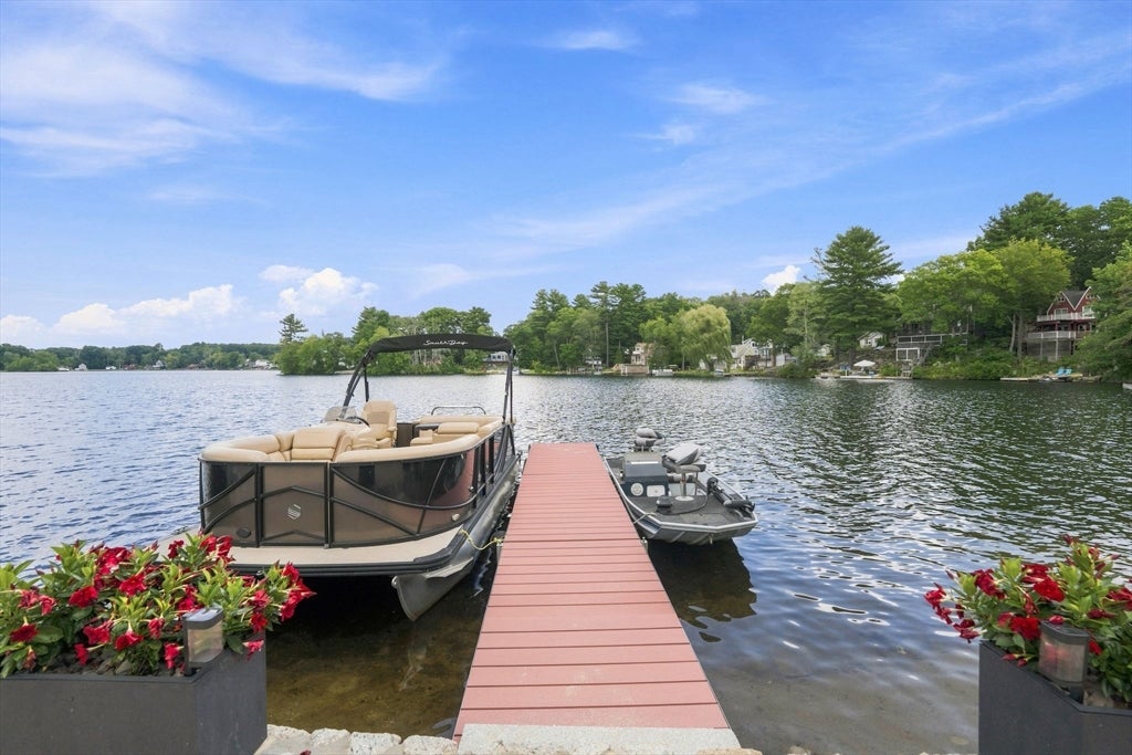 53 Kinsley Ln, Mendon, MA Photo #2