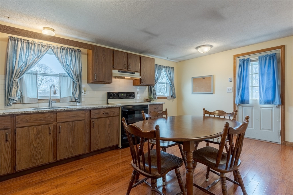 24 Hanson Rd