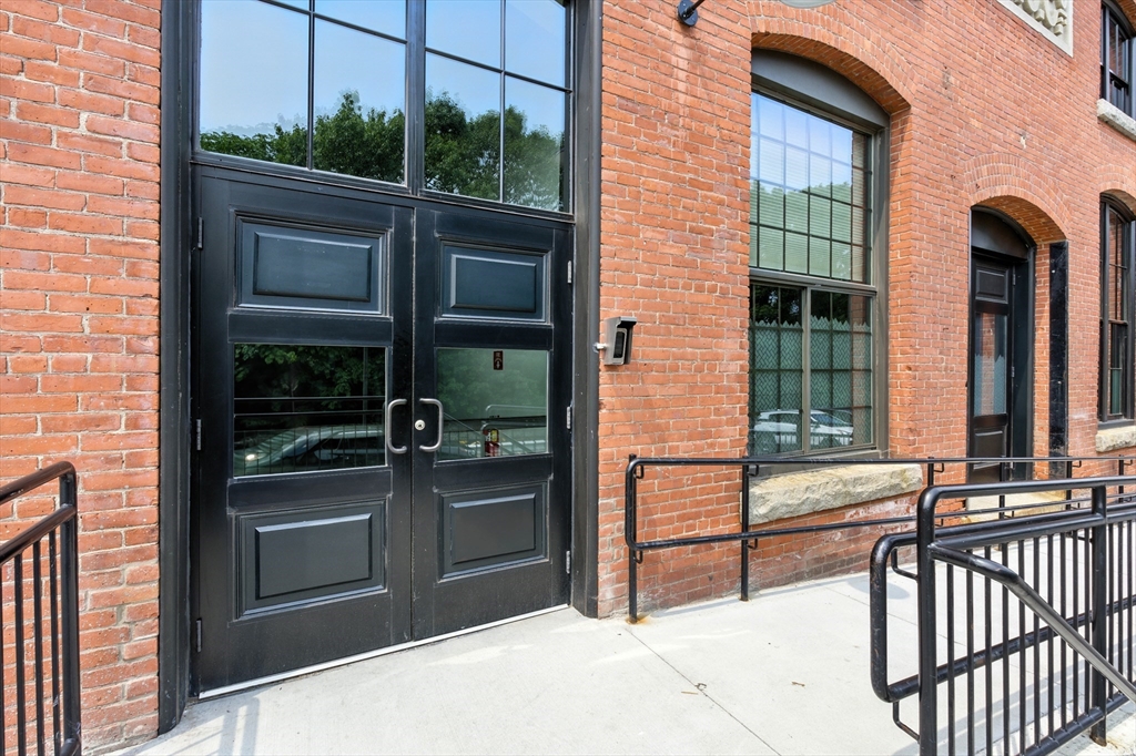 55 Sterling St 314