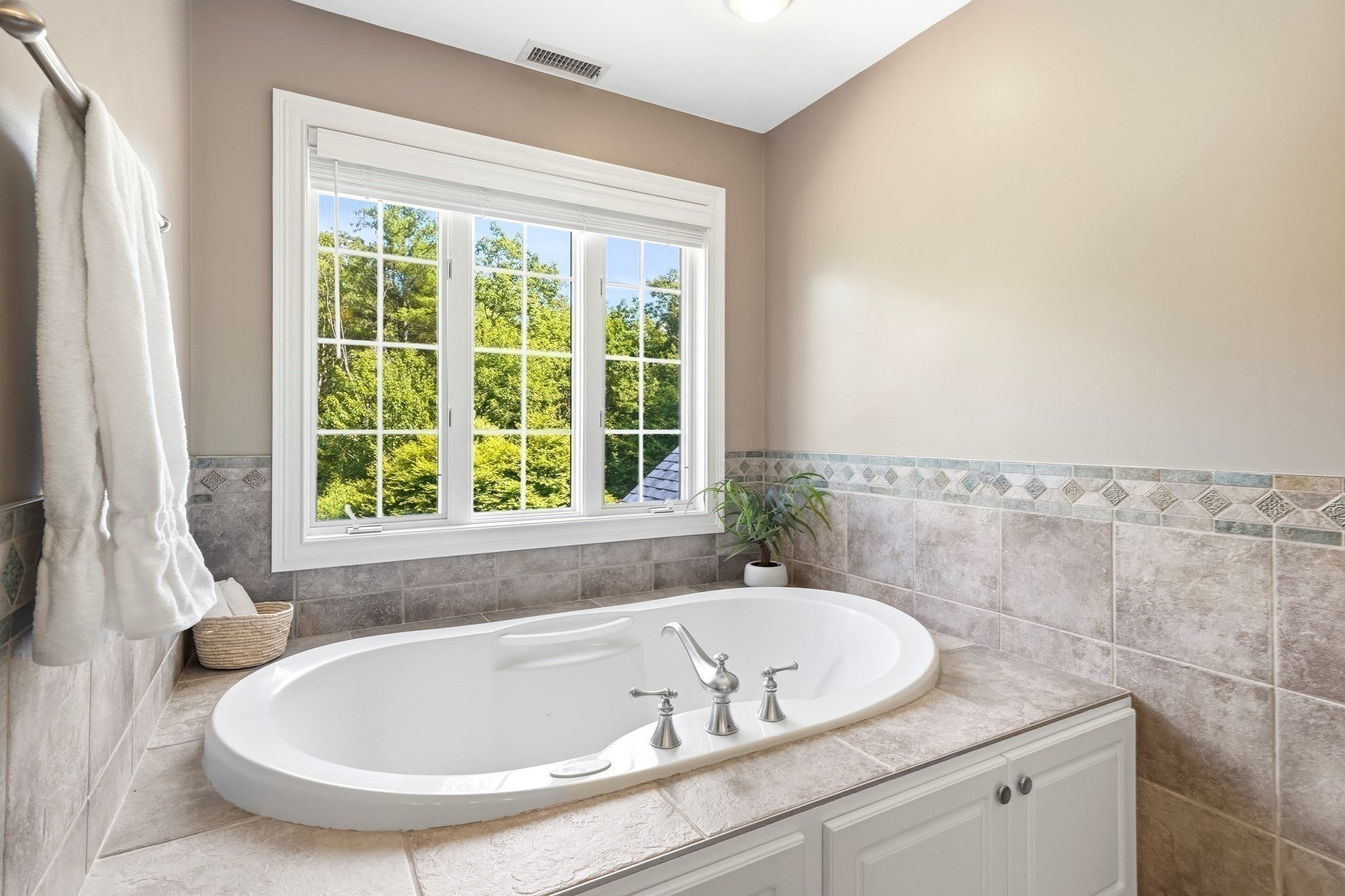 5 Sherwood Rd, Windham, NH Photo #32