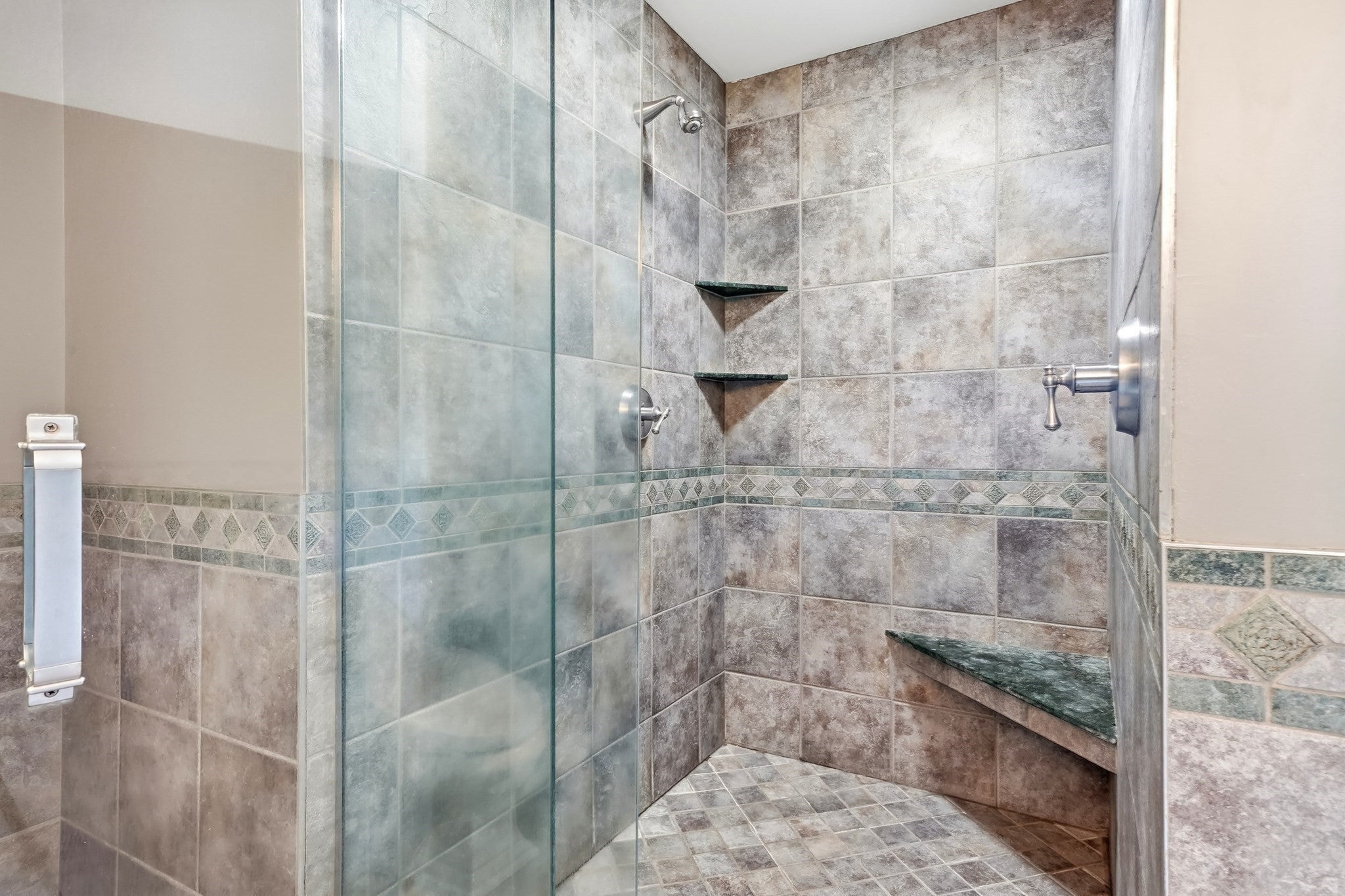 5 Sherwood Rd, Windham, NH Photo #33