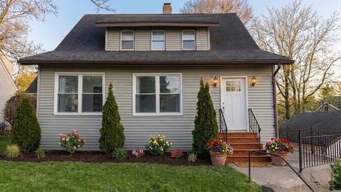 Photo of 618 Mill St, Worcester, MA 01602 (MLS # 73500208)