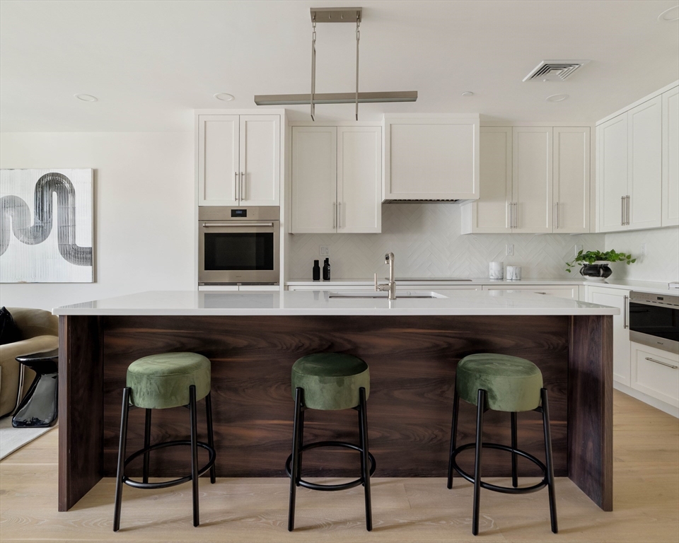 20 Kinmonth Rd 203