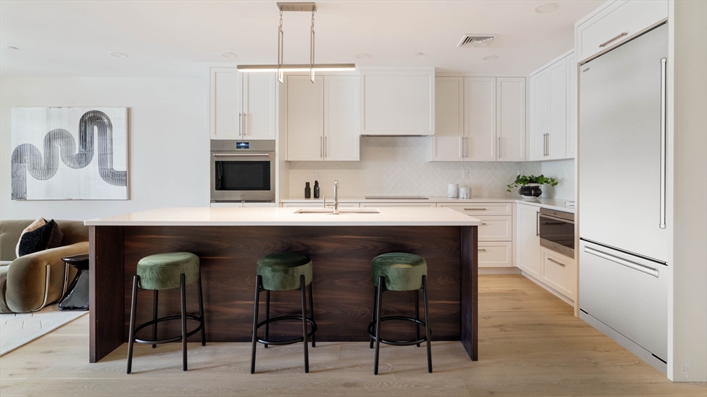 20 Kinmonth Rd 203