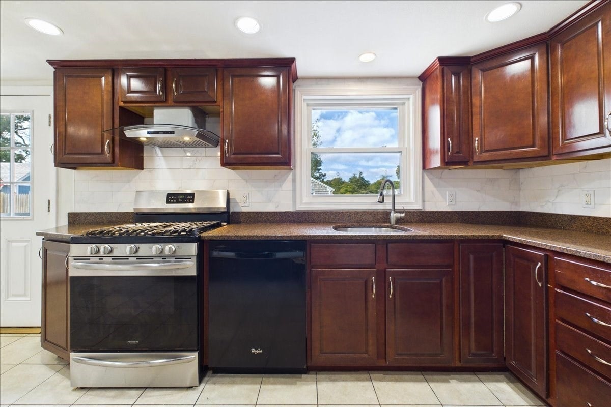 42 Hazelmoor Rd, Yarmouth, MA, 42 Hazelmoor Rd, Yarmouth, MA Photo #6