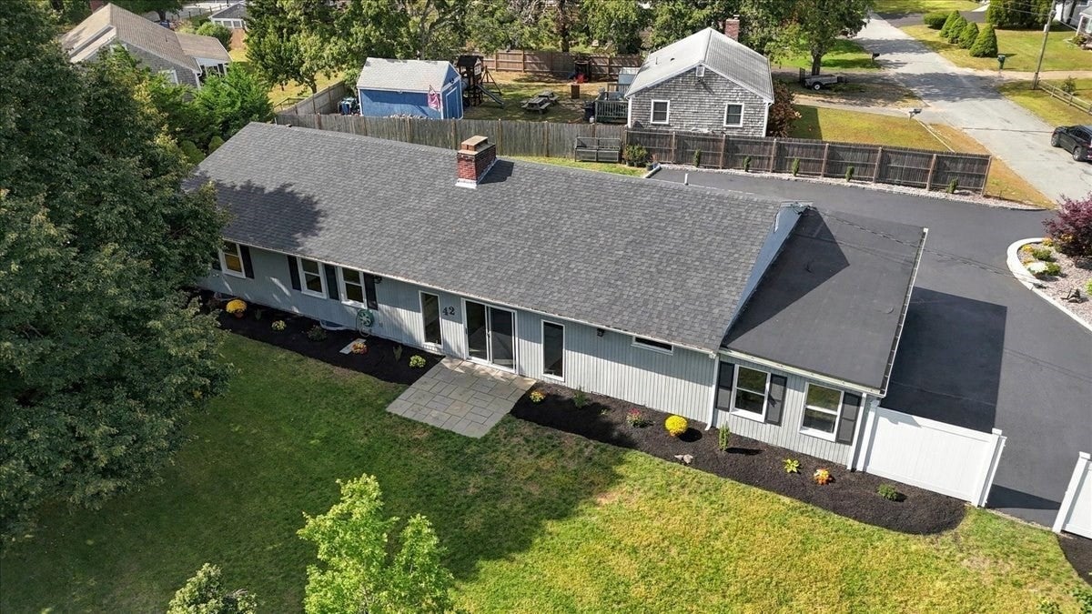 Photo of 42 Hazelmoor Rd, Yarmouth, MA