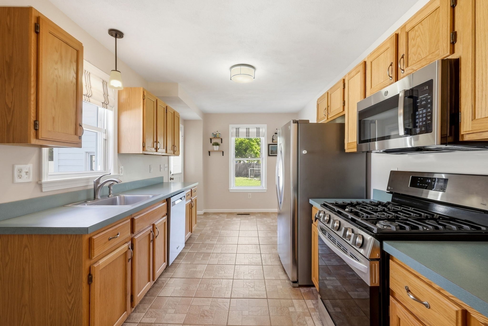 32 Marshall St, Tewksbury, MA, 32 Marshall St, Tewksbury, MA Photo #8