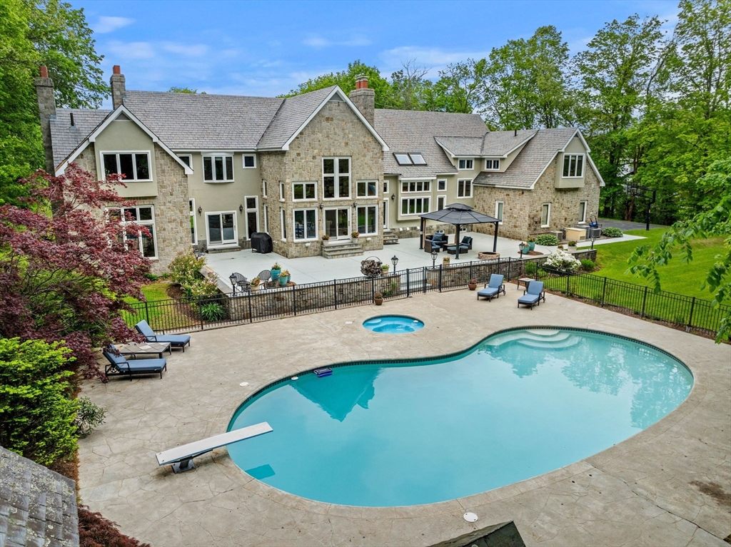 15 Richardson Rd