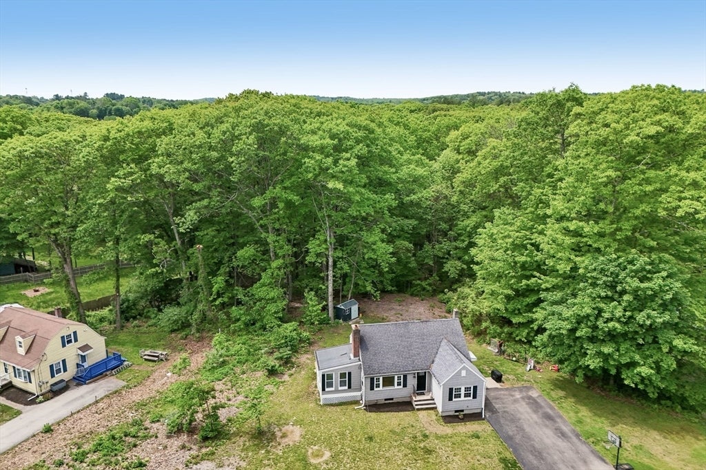18 Carleton Rd