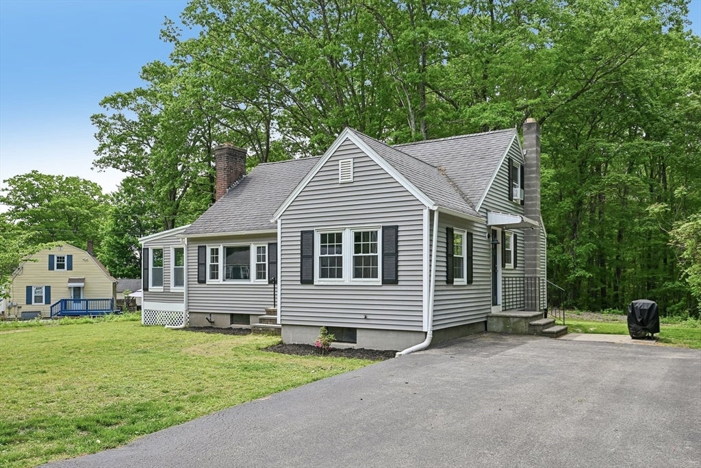 18 Carleton Rd