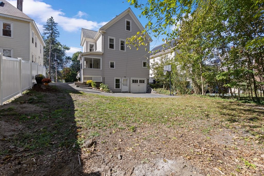 6 Barker St