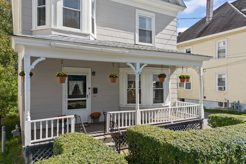 6 Barker St