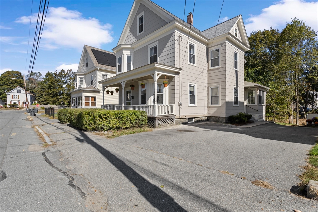 6 Barker St