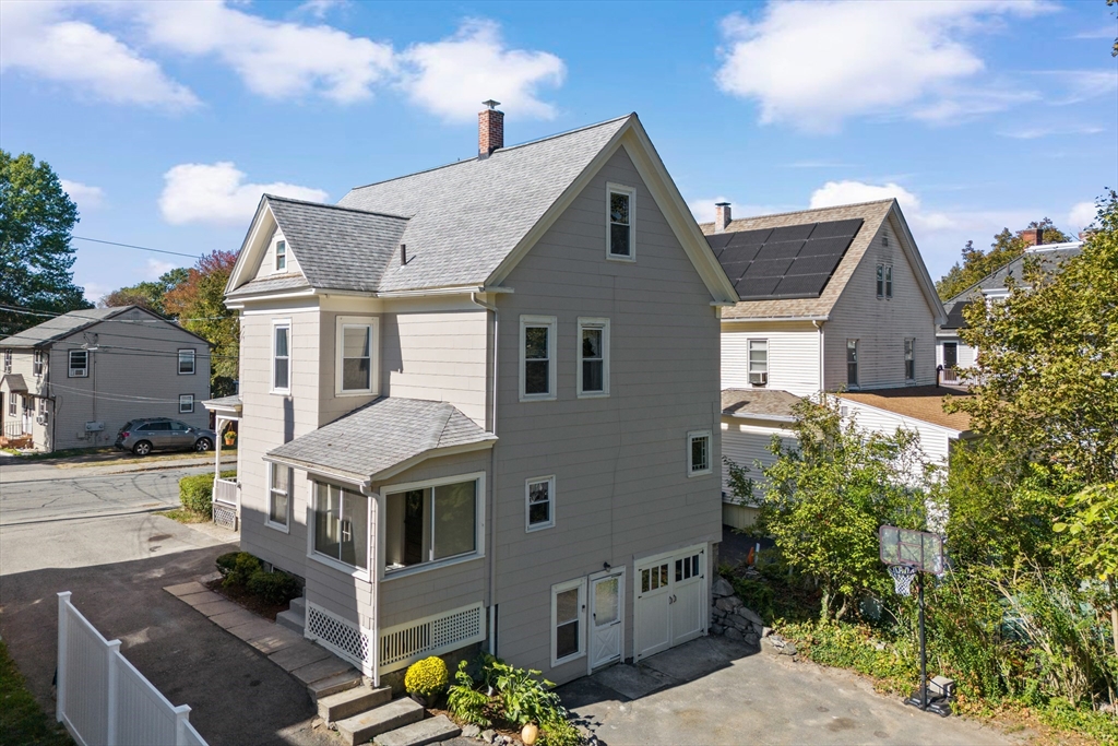 6 Barker St