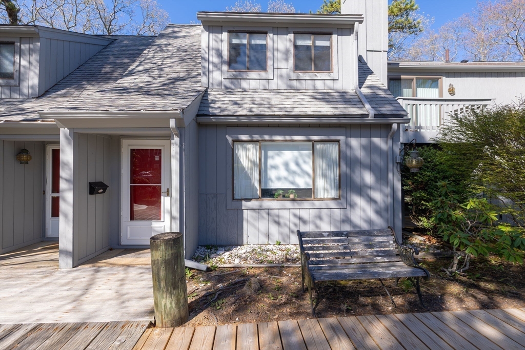 855 W Main St 11