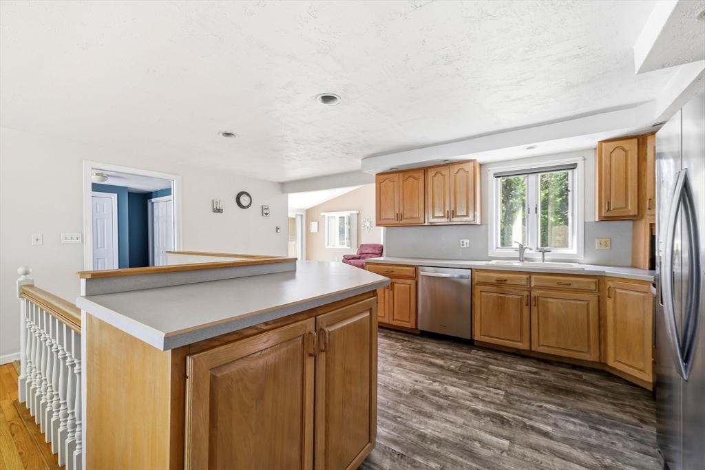 63 Columbia Dr