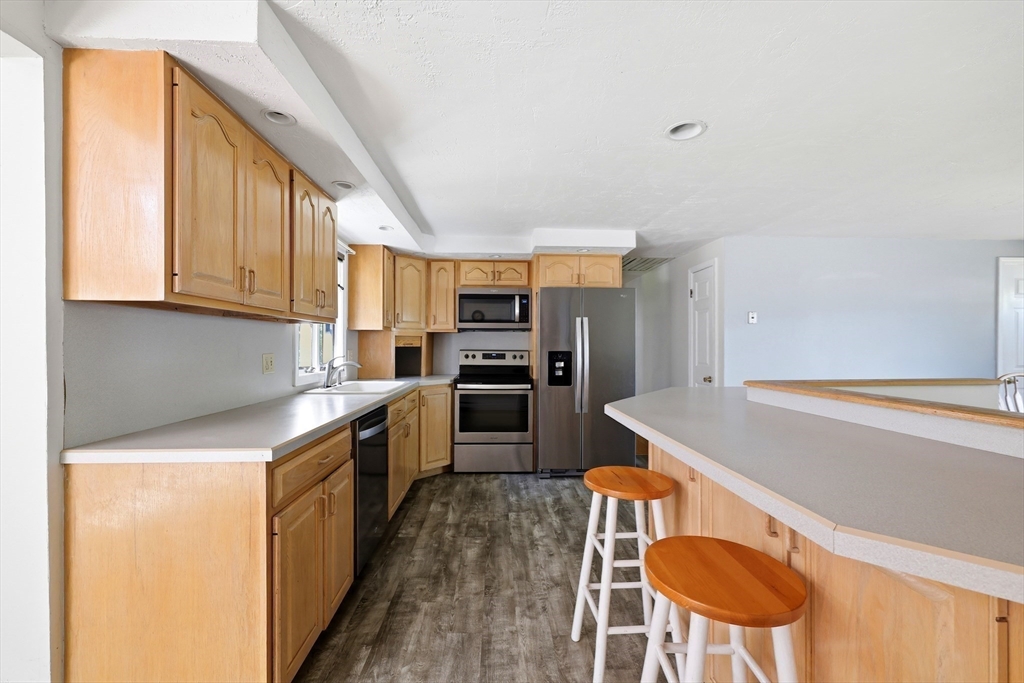 63 Columbia Dr