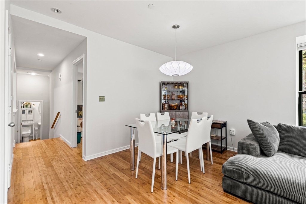 2 Clarendon St 102