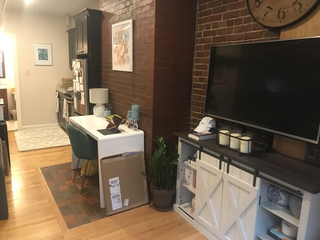 394 Marlborough Street 2