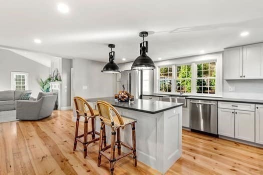 201 Elm St, Amesbury, MA, 201 Elm St, Amesbury, MA Photo #11