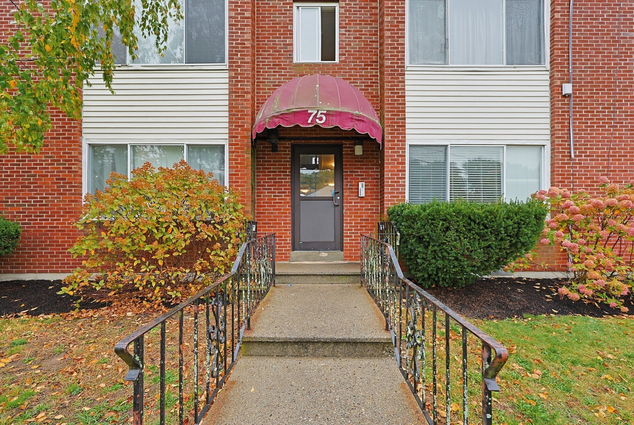 75-77 Colonel Bell Dr #9, Brockton, MA Photo #2