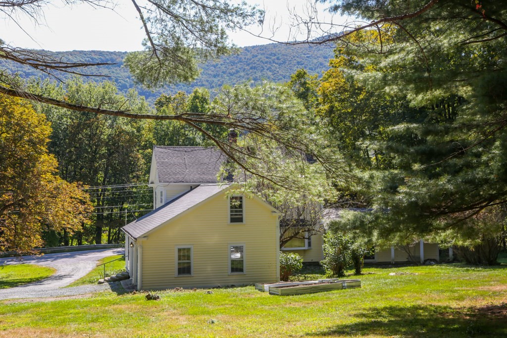 1351 Hancock Rd