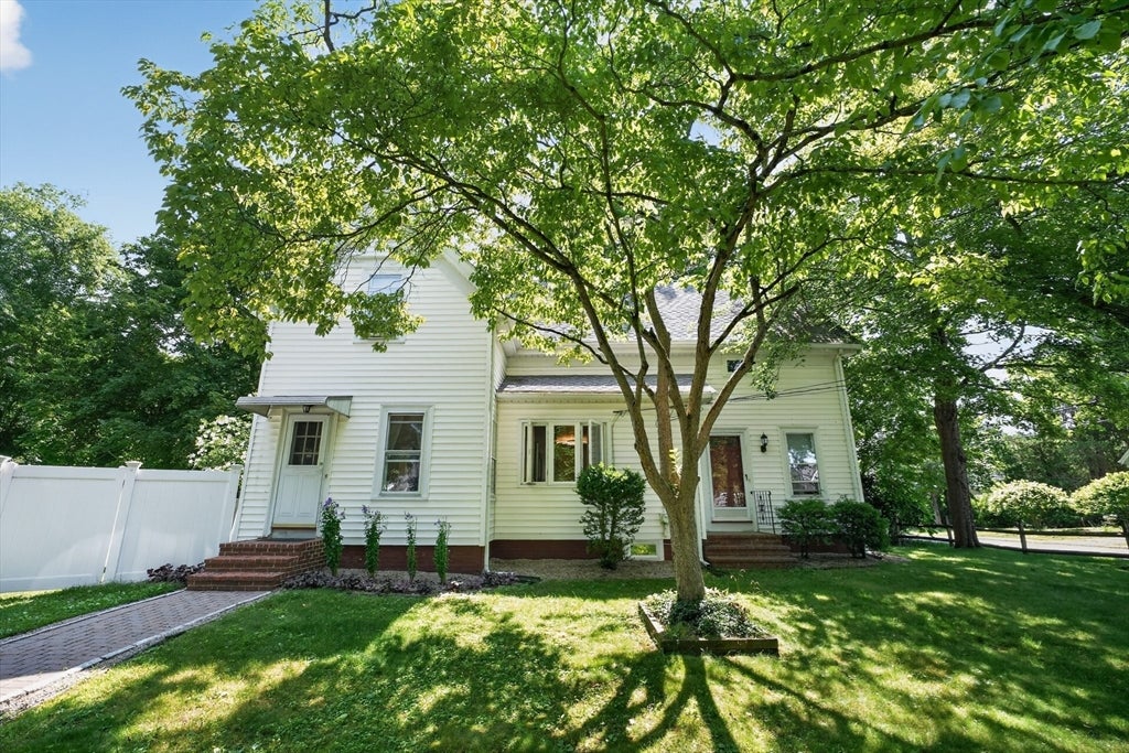 207 N Central St, East Bridgewater, MA, 207 N Central St, East Bridgewater, MA Photo #1