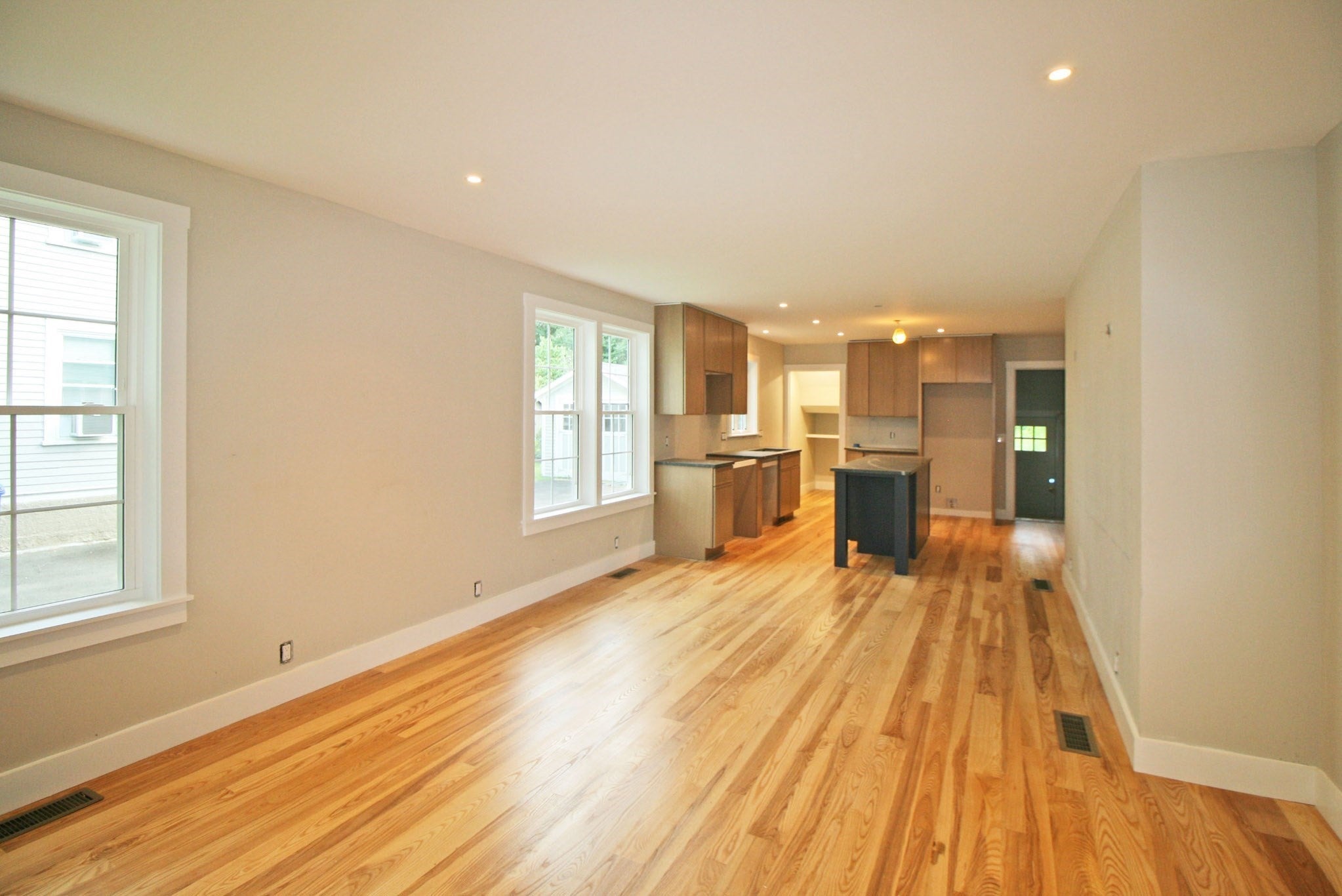 28 Northern Ave #Up, Northampton, MA Photo #5