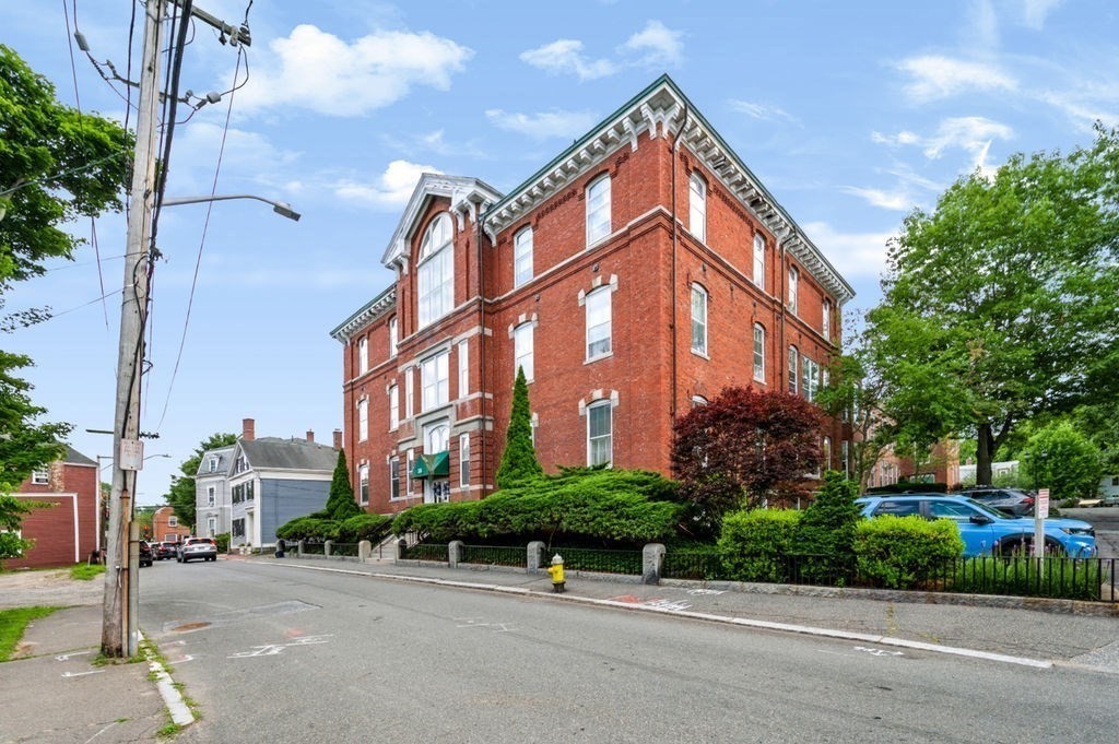 Photo of 35 Flint St, Salem, MA
