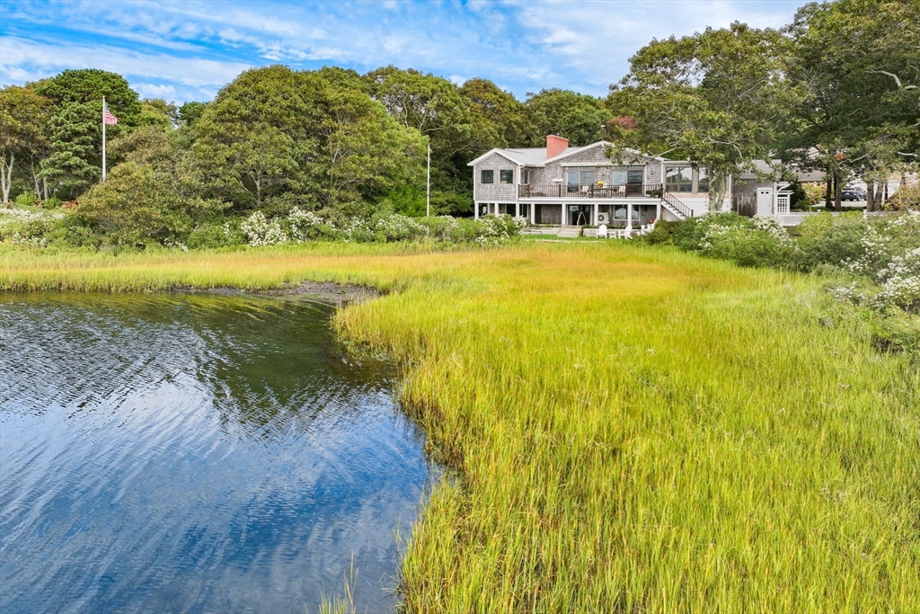 55 Bournes Pond Rd