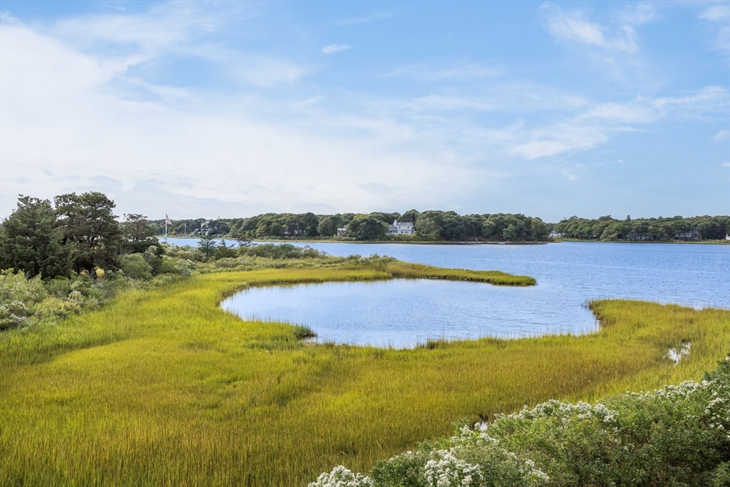 55 Bournes Pond Rd