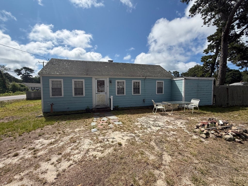 Photo of 2 Cranberry Ln, Dennis, MA