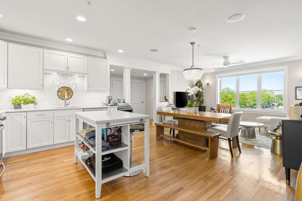 156 Green St 301