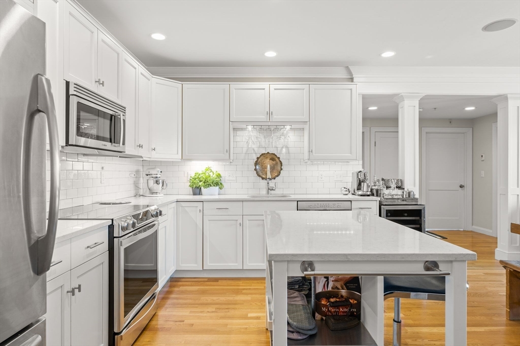 156 Green St 301