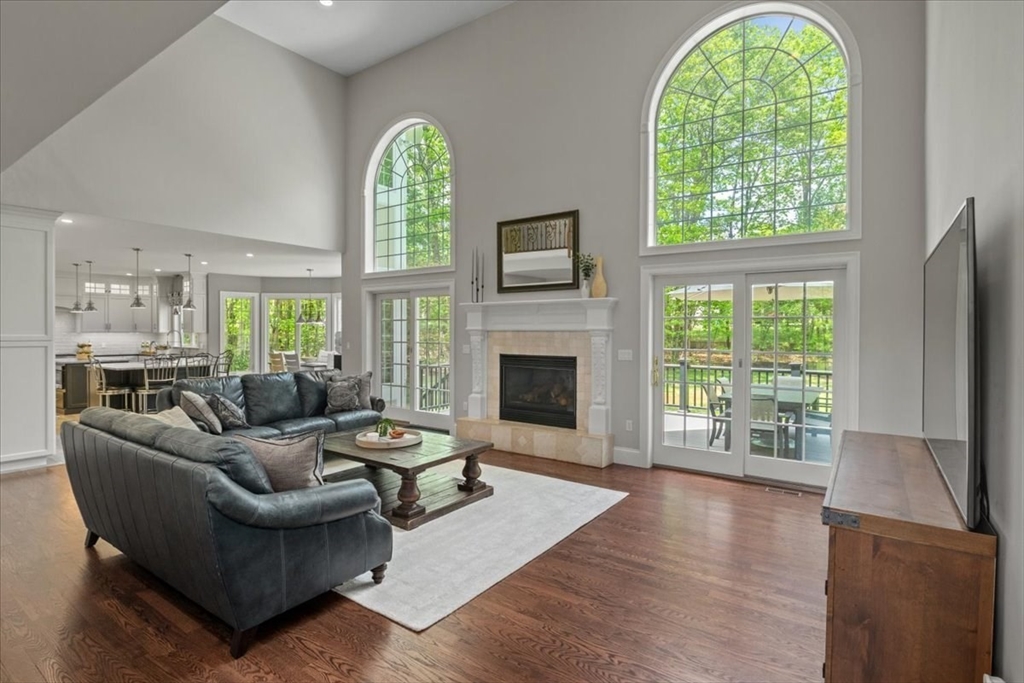 38 Lenox Dr