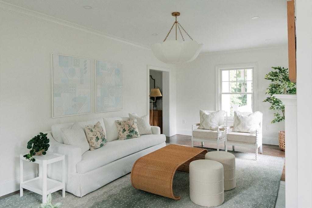 21 Wellesley Ave