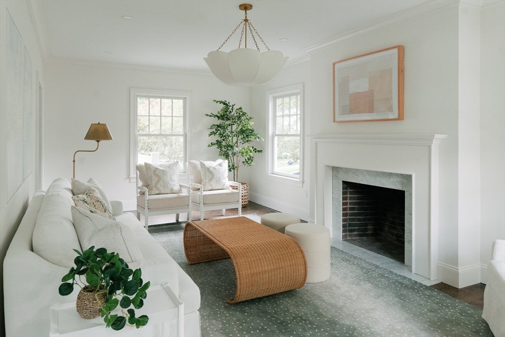 21 Wellesley Ave