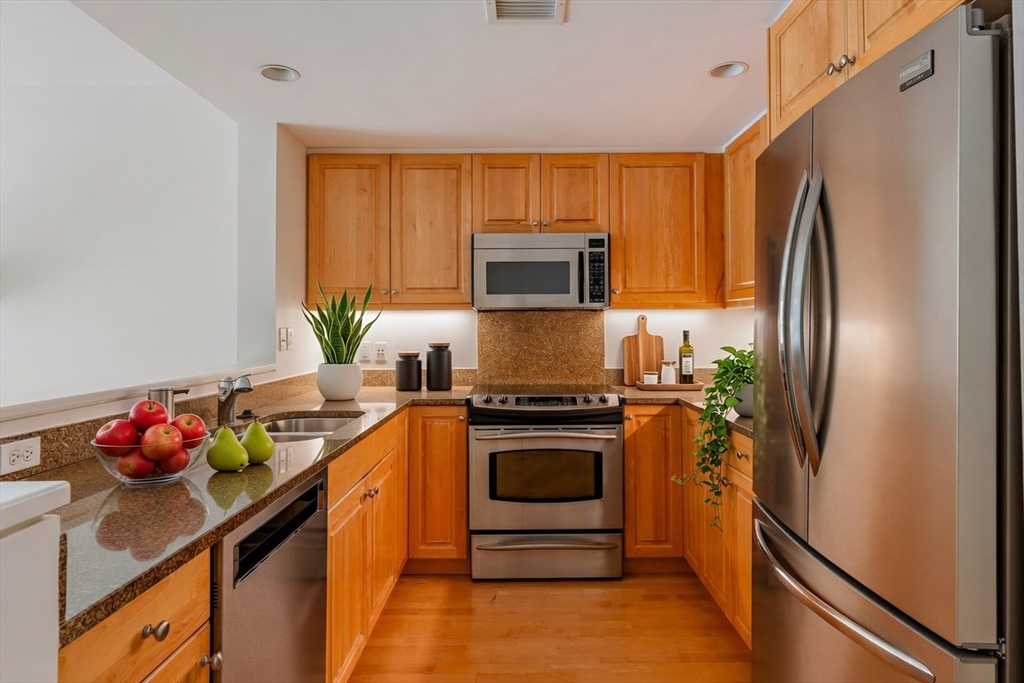 10 Bowdoin St 304