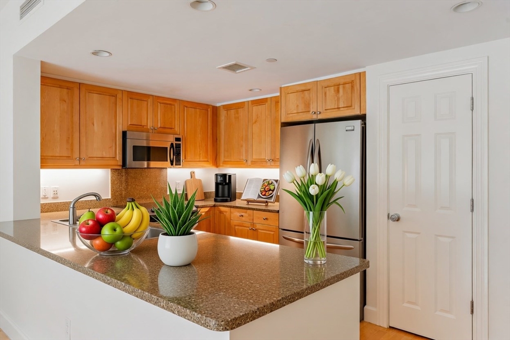 10 Bowdoin St 304