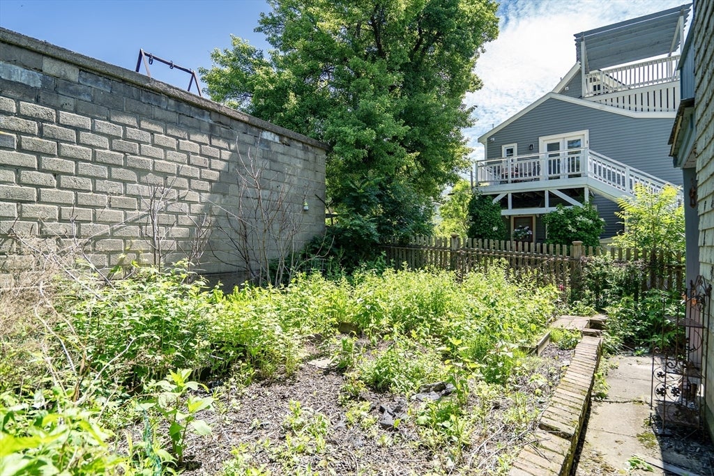 8 Parker Pl
