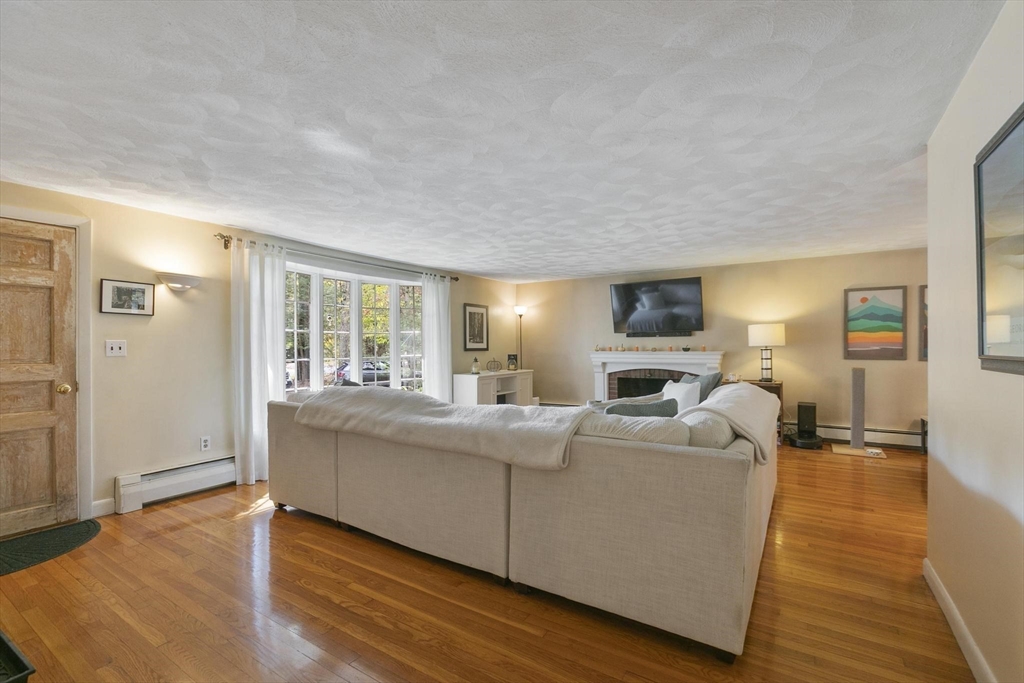 220 Red Acre Rd