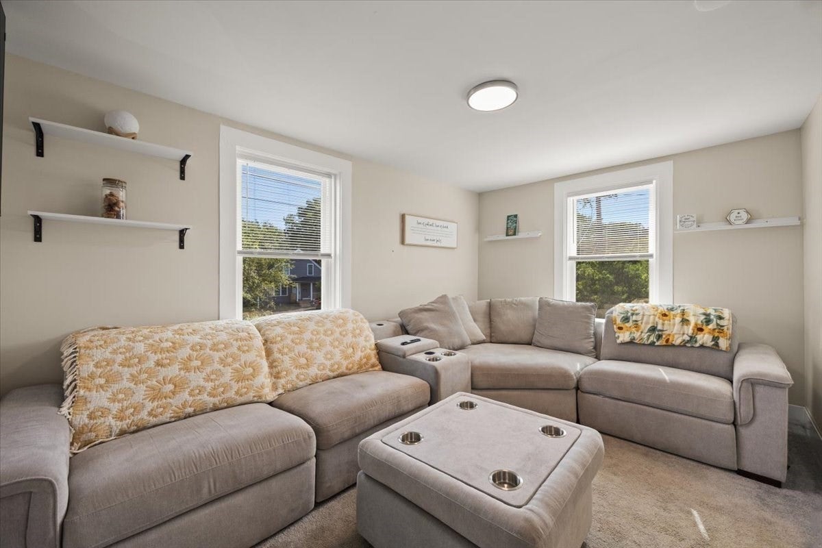 1381 Cohannet St, Taunton, MA Photo #8