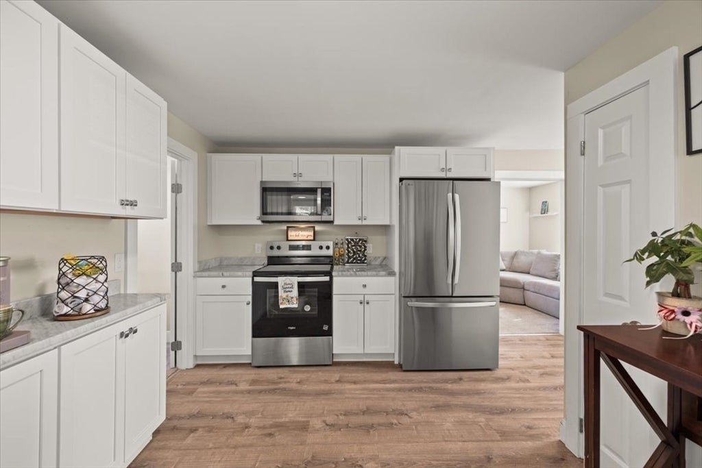 Photo of 1381 Cohannet St, Taunton, MA