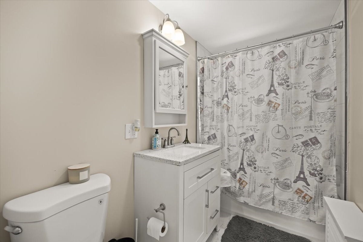1381 Cohannet St, Taunton, MA Photo #9