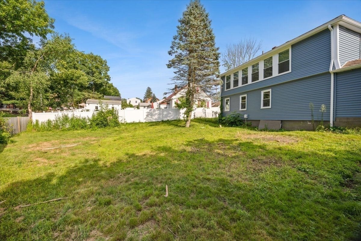 1381 Cohannet St, Taunton, MA Photo #19