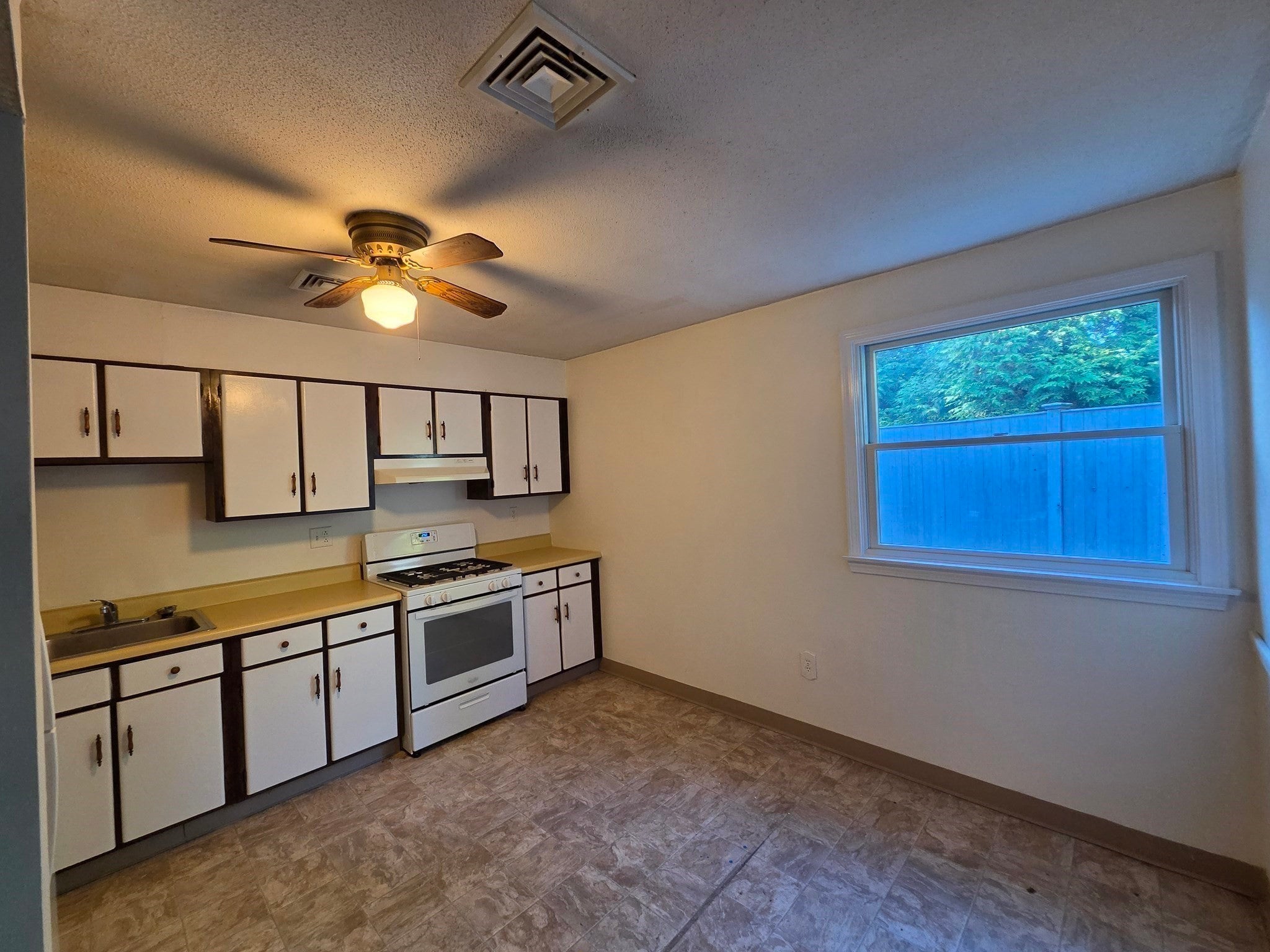 1 Northridge Rd #B, Beverly, MA, 1 Northridge Rd #B, Beverly, MA Photo #14