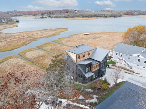 10 Chestnut Pl Hingham MA 02043