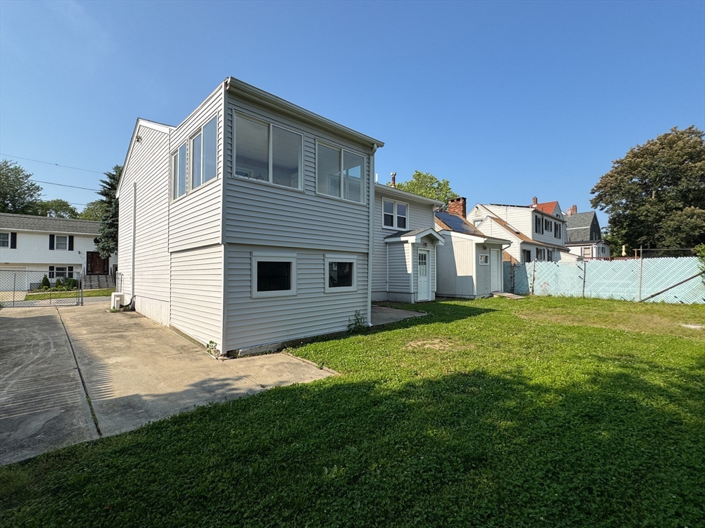 334 Austin St