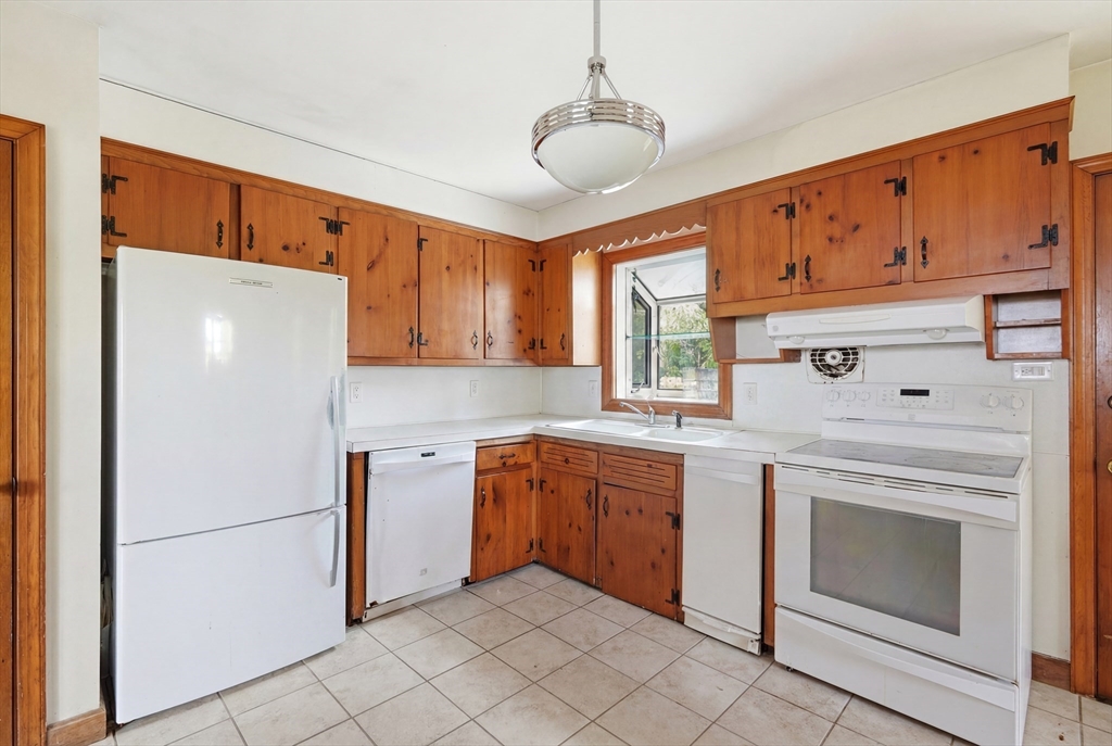 18 Livesey Rd