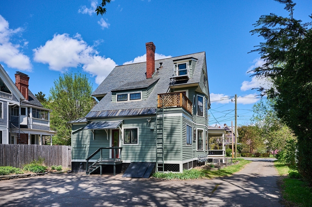 296 Elm St